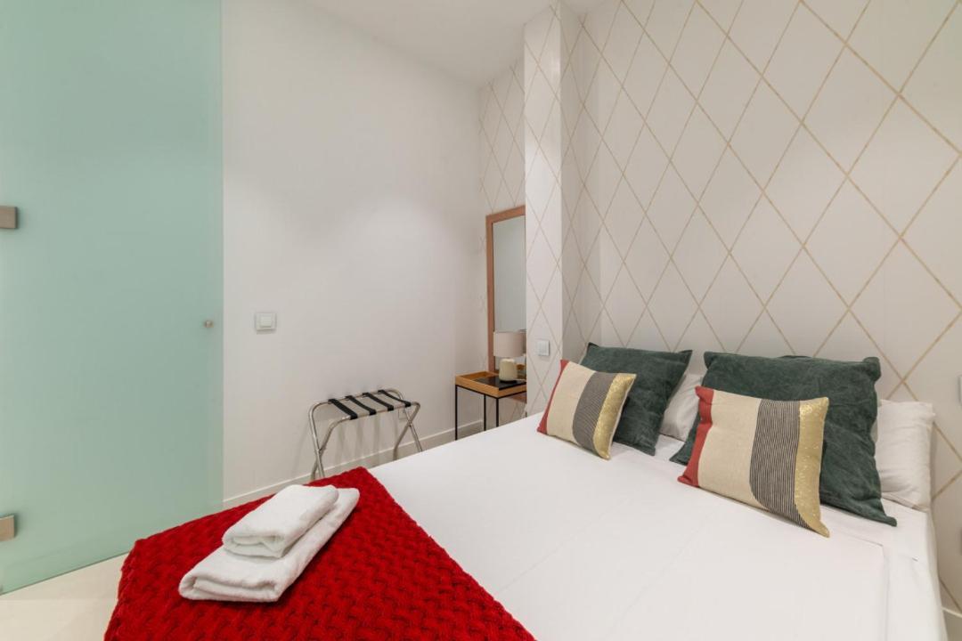 2 Bedrooms 2 Bathrooms Furnished - Delicias - Modern- Mintystay Madrid Ngoại thất bức ảnh